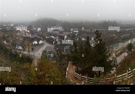 Het Taibai bergpanorama: Een adembenemend uitzicht en eeuwenoude mythes!